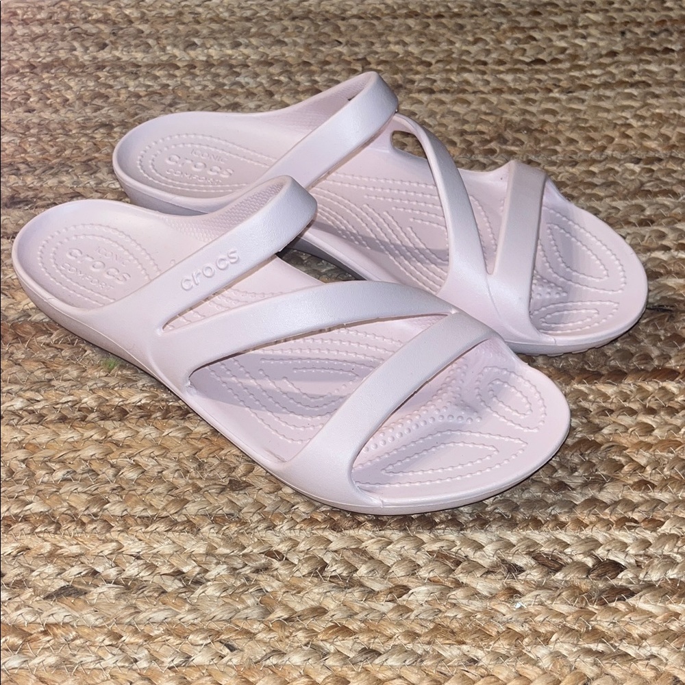 New CROCS Iconic comfort Women's Light Pink Sandals Womens 9